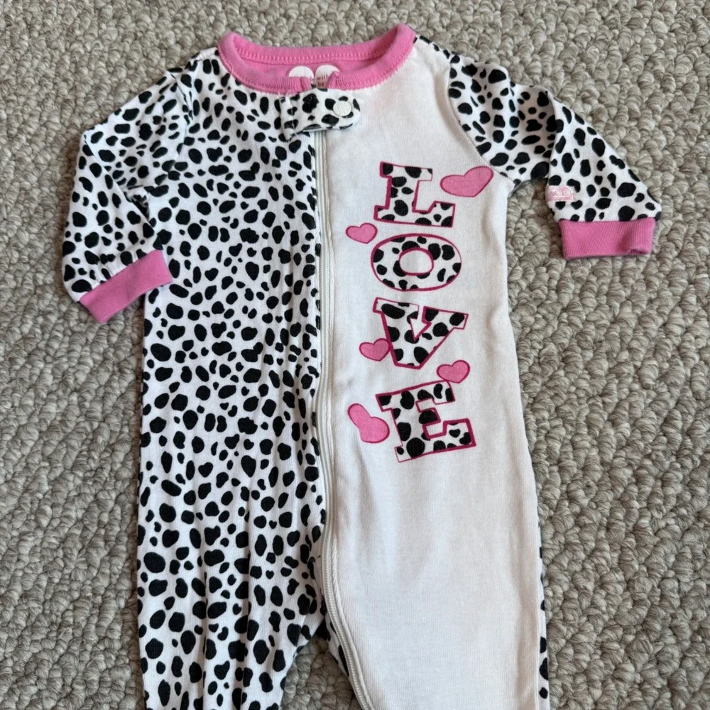 The Childrens Place Baby Girls Dalmatian Love Footed Pajamas Size‎ 0-3 Months